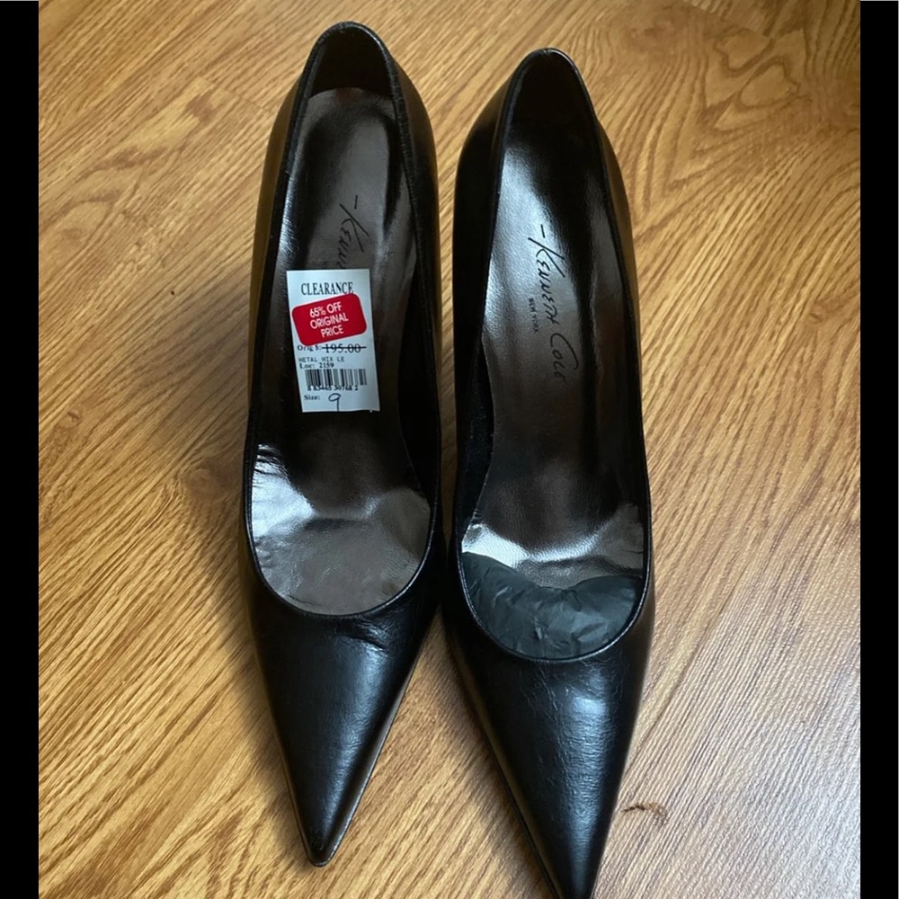 Kenneth Cole heel